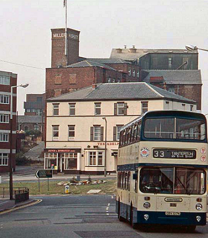 The Tanterton bus on Friargate with Bond & Bywater in the background about 1986